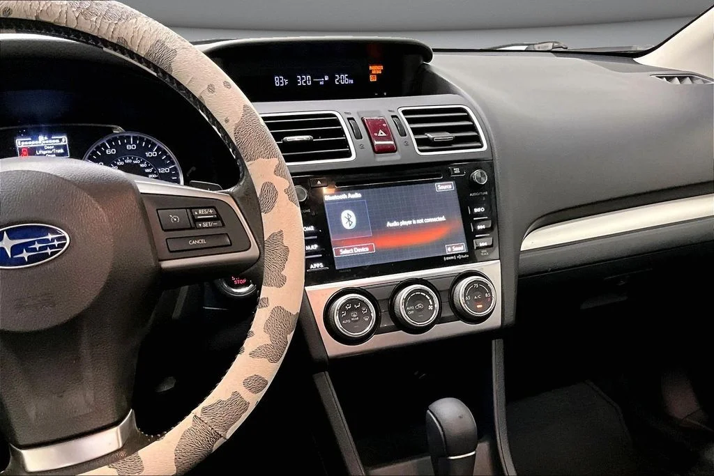 Used 2015 Gray Subaru 2.0i Limited image 9