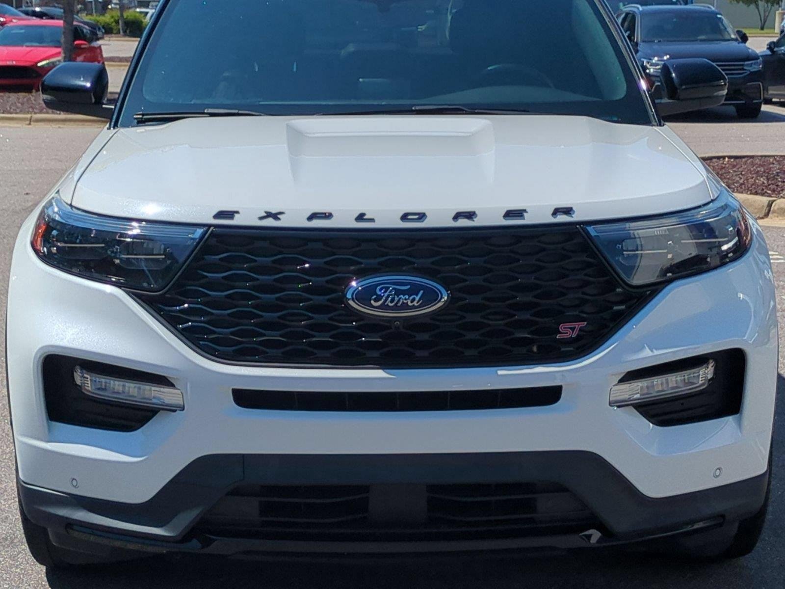 Used 2022 Star White Metallic Tri-Coat FORD ST image 13