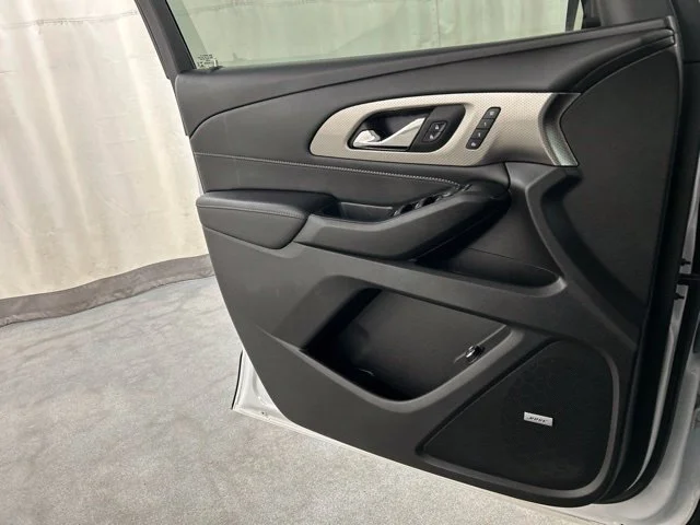 Used 2022 White Chevrolet Premier image 22