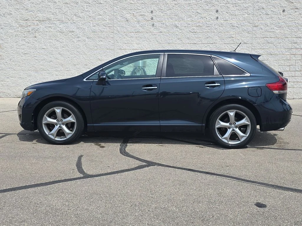 Used 2013 Gray Toyota Limited image 10