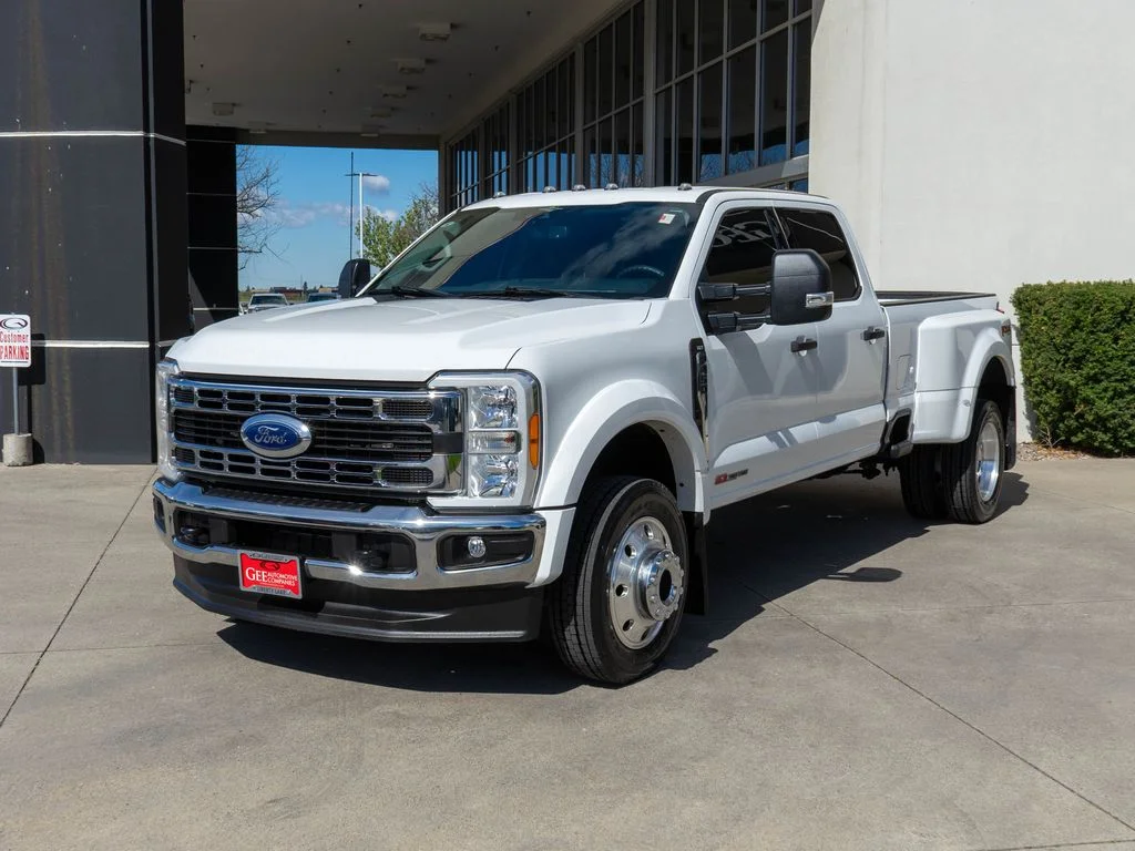 Used 2023 White Ford XLT image 3