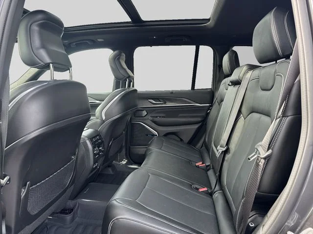 Used 2023 Gray Jeep Overland 4xe image 10
