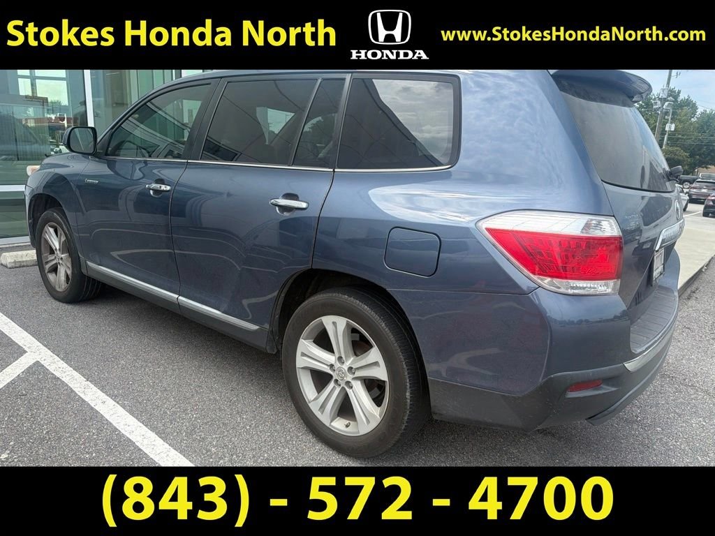 Used 2013 Blue Toyota Limited image 4