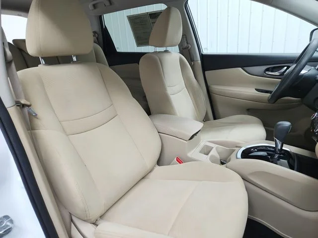 Used 2016 White Nissan SV image 36