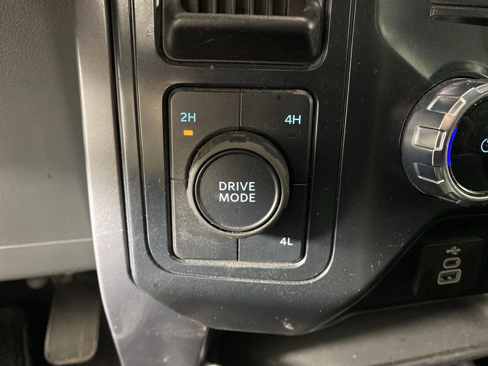 Used 2025 Carbonized Gray Ford XLT image 20