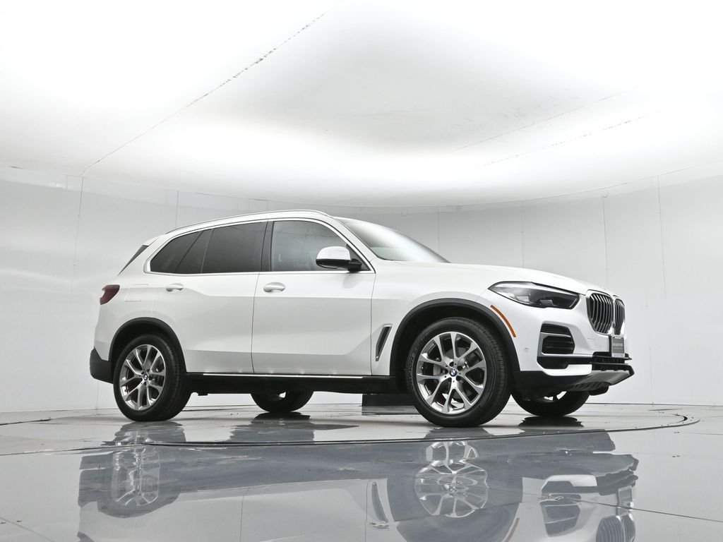 Certified Used 2023 White BMW sDrive40i image 4