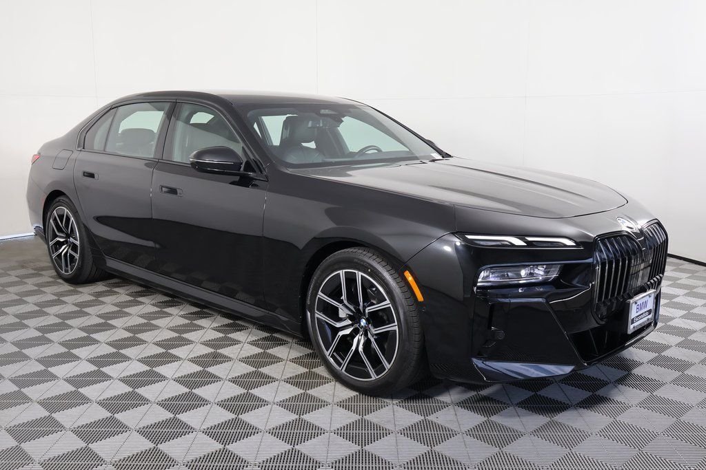 Used 2025 Black Sapphire Metallic BMW 740i image 3