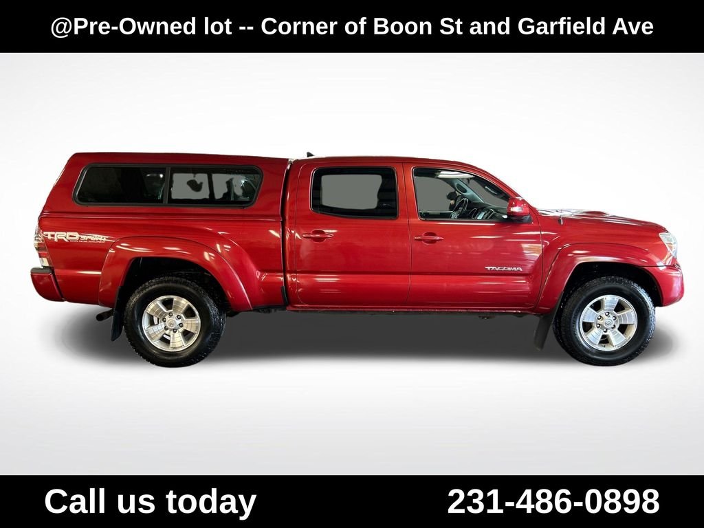 Used 2015 Red Toyota Base image 6