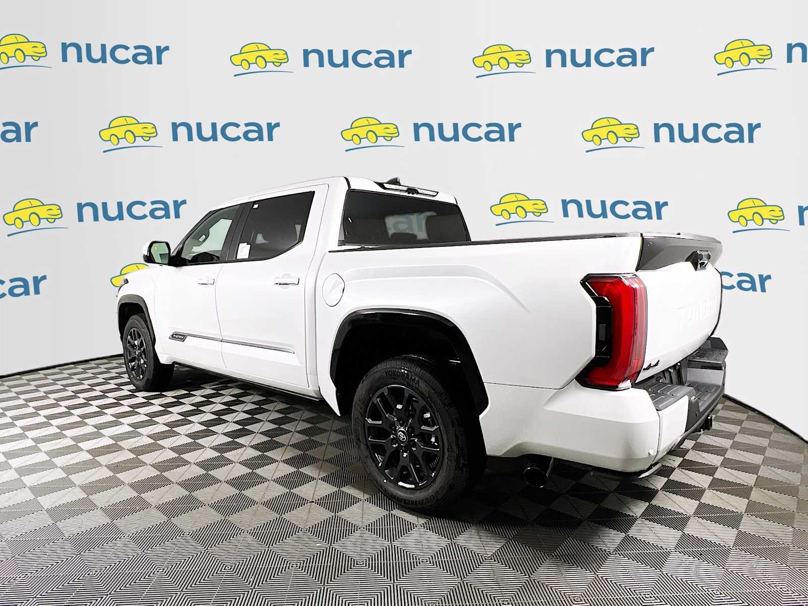 Used 2025 Wind Chill Pearl Toyota Platinum image 4