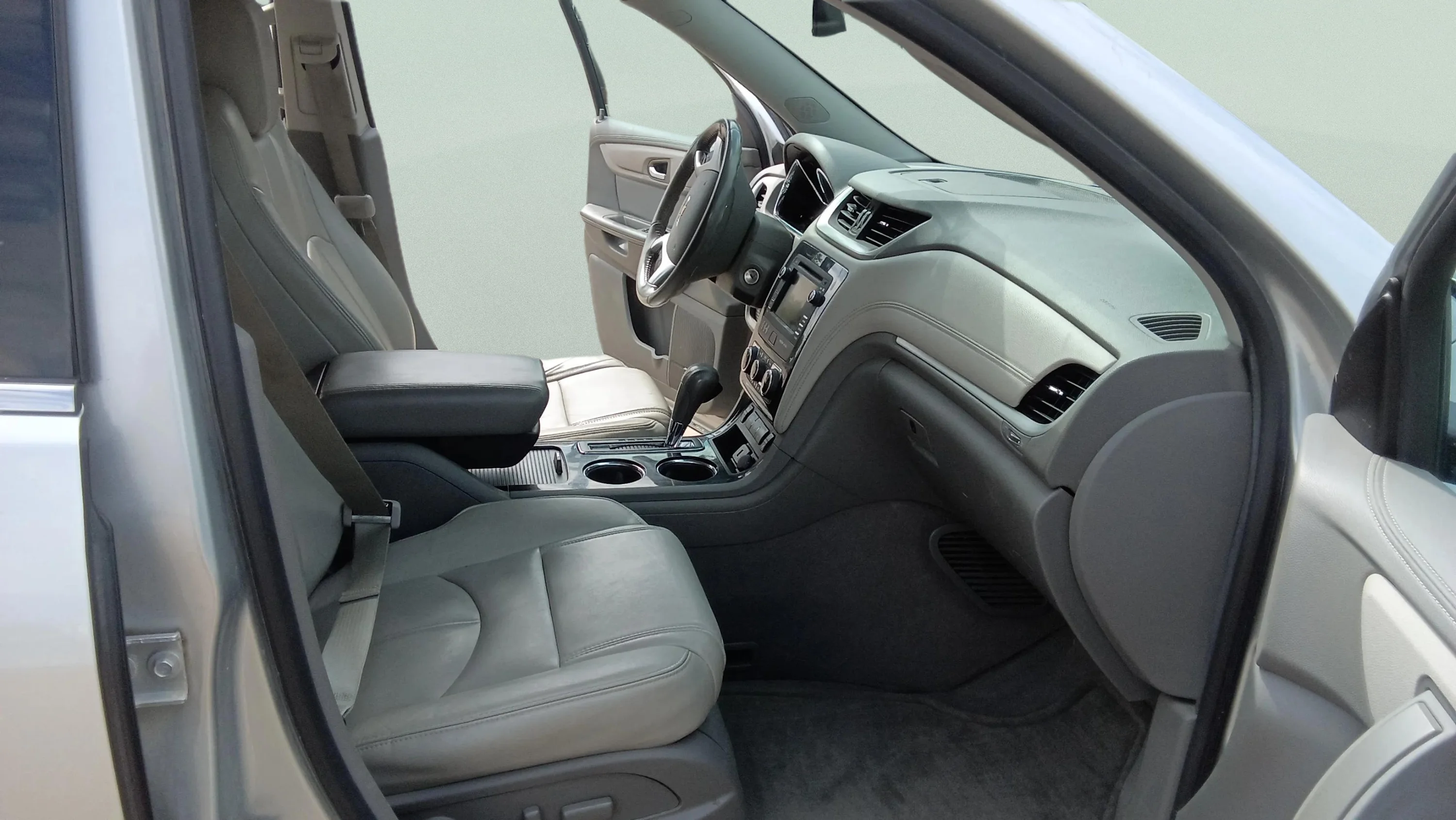 Used 2017 Silver Chevrolet LT image 11