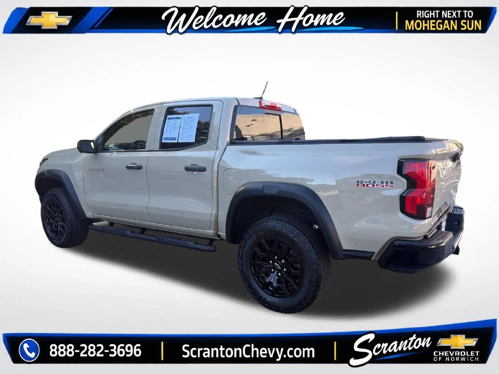 2024 Chevrolet Colorado Trail Boss - Photo 3