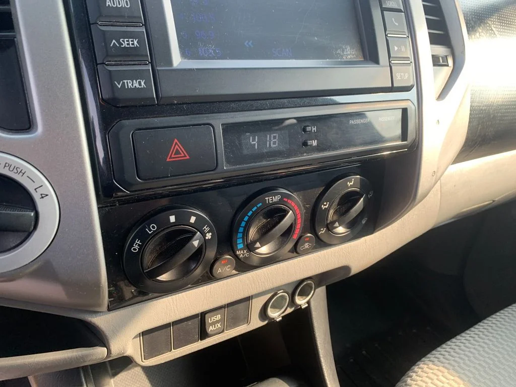 Used 2013 Silver Toyota Base image 23