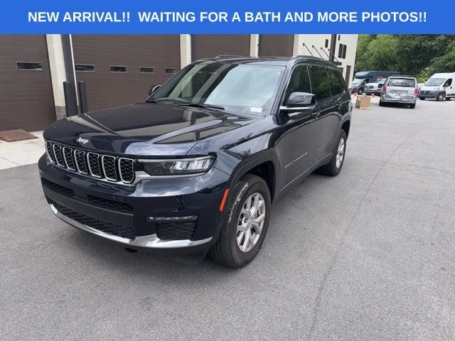 Used 2023 Blue Jeep Limited image 1