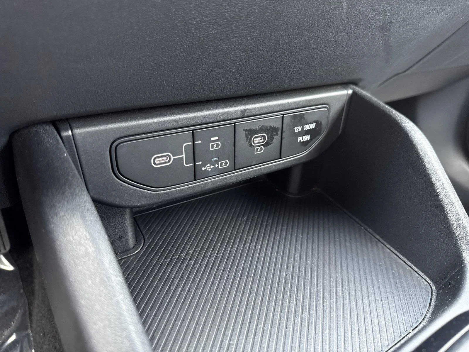 Used 2025 Snow White Pearl Kia LXS image 26