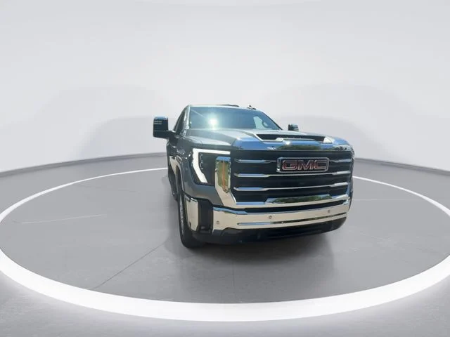 Used 2024 Silver GMC SLT image 3