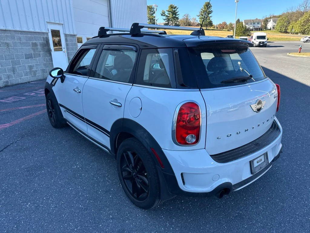 Used 2016 Light White MINI Base image 5