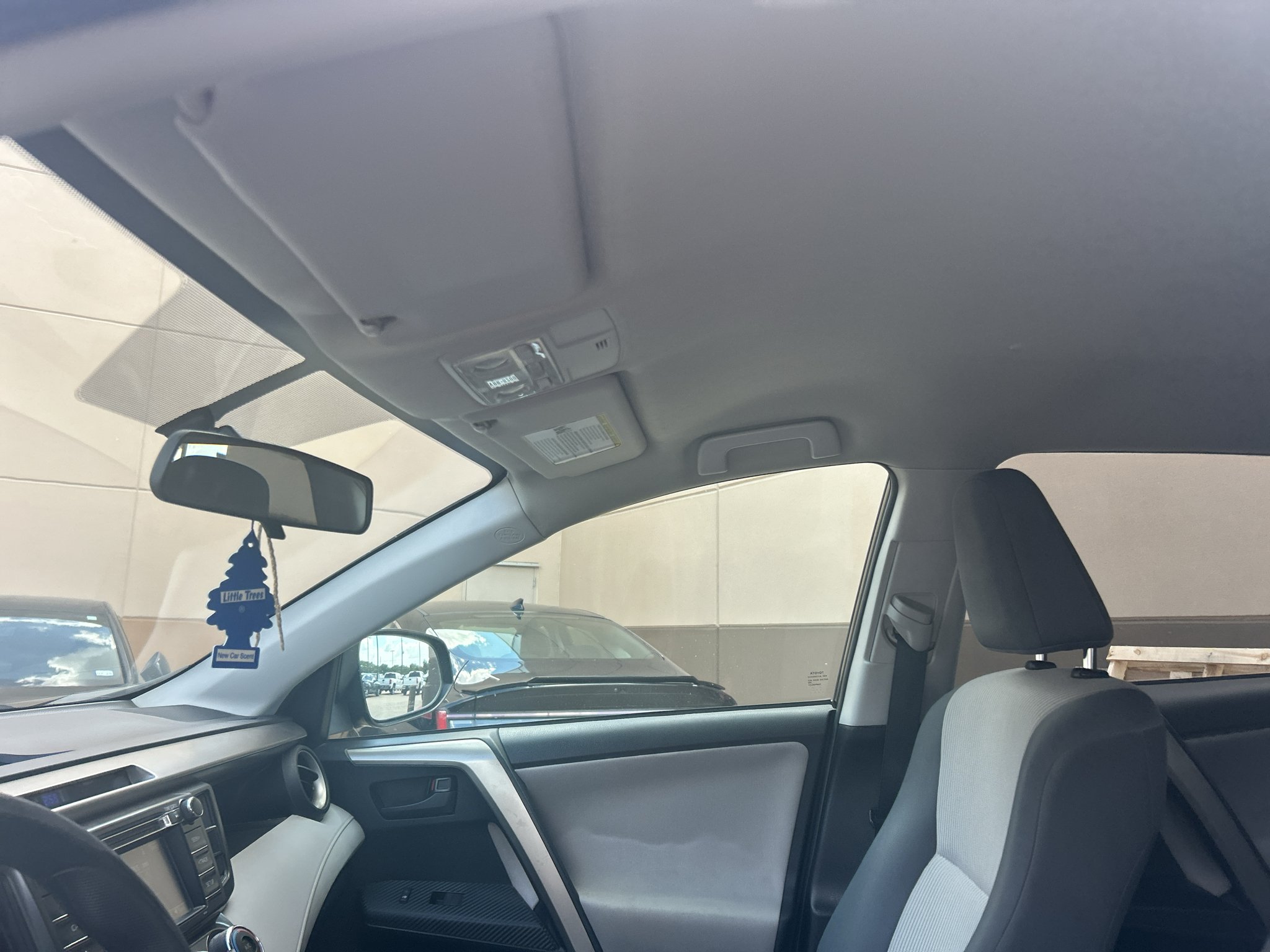 Used 2015 Black Toyota LE image 13