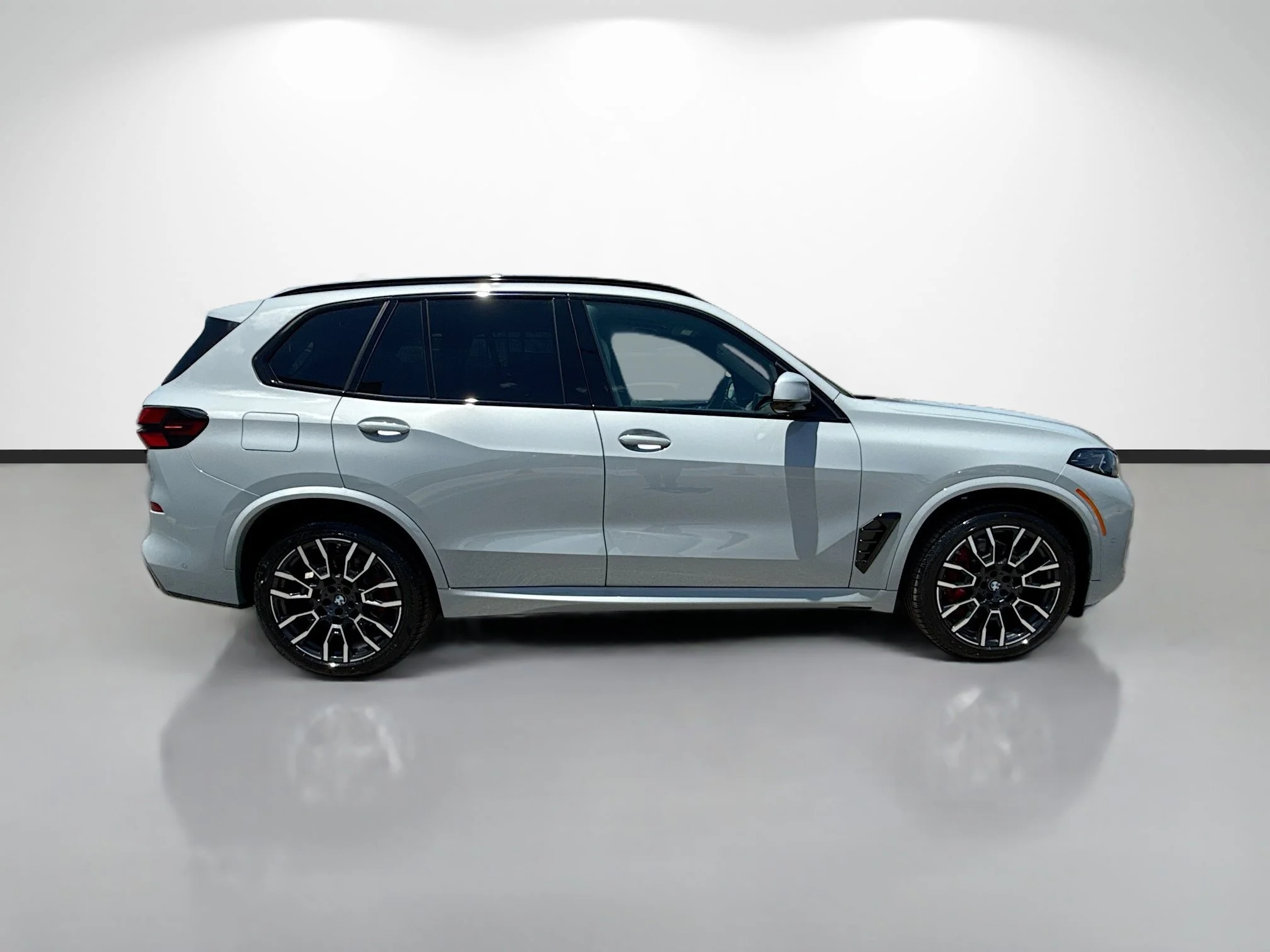 New 2026 Brooklyn Grey Metallic BMW sDrive40i image 2