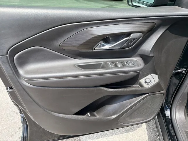 Used 2022 Black GMC SLE image 15