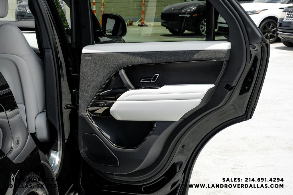 New 2026 Santorini Black Metallic Land Rover SE image 56