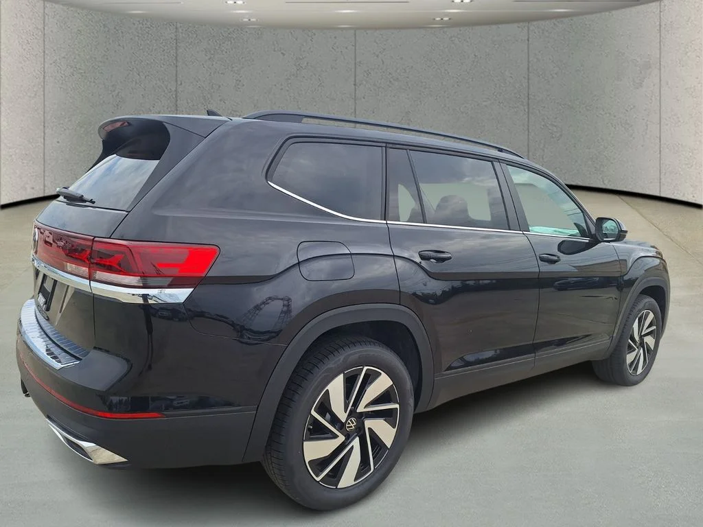 New 2026 Black Volkswagen 2.0T SE w/Technology image 4
