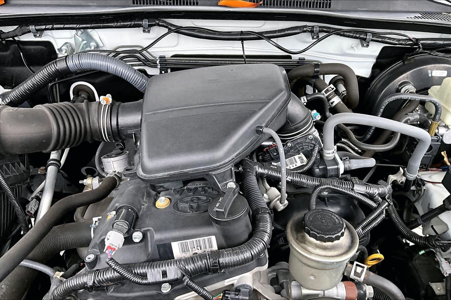Used 2016 Super White Toyota SR image 31
