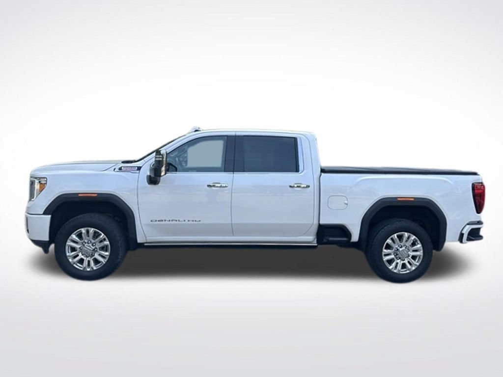 Used 2021 WHITE FROST TRICOAT GMC Denali image 2