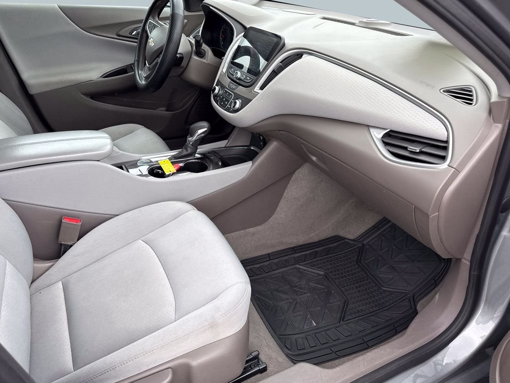Used 2023 Sterling Gray Metallic Chevrolet LT image 33