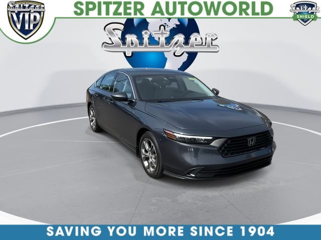 Used 2023  Honda EX image 2