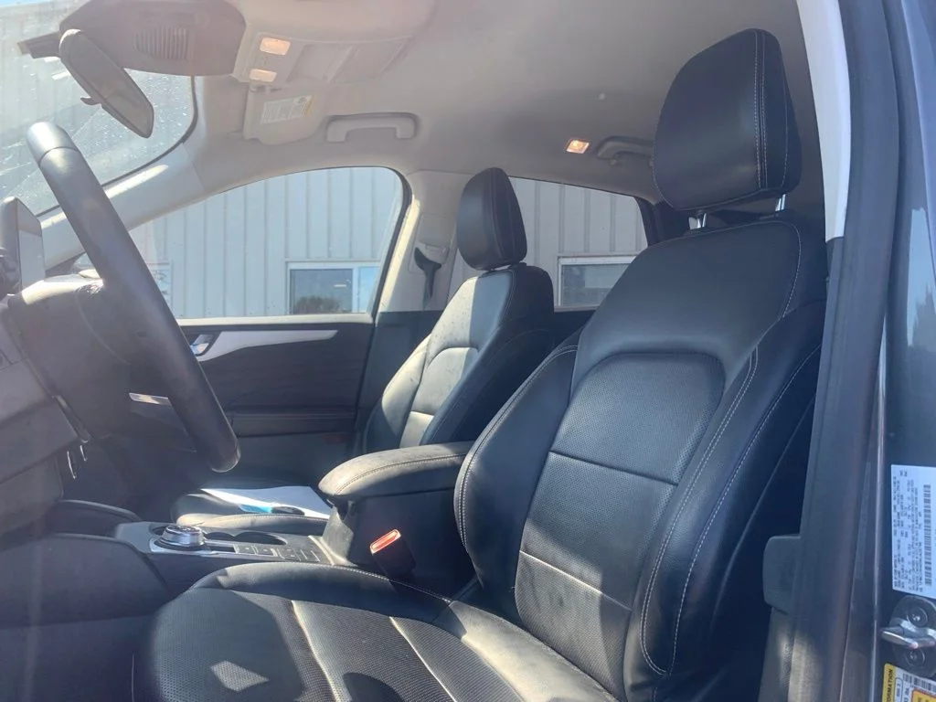 Used 2022 Gray Ford SEL image 7
