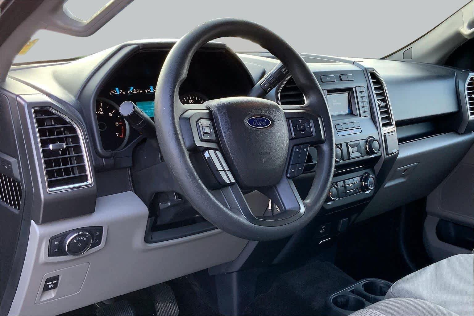 Used 2016 Magnetic Metallic Ford XLT image 16