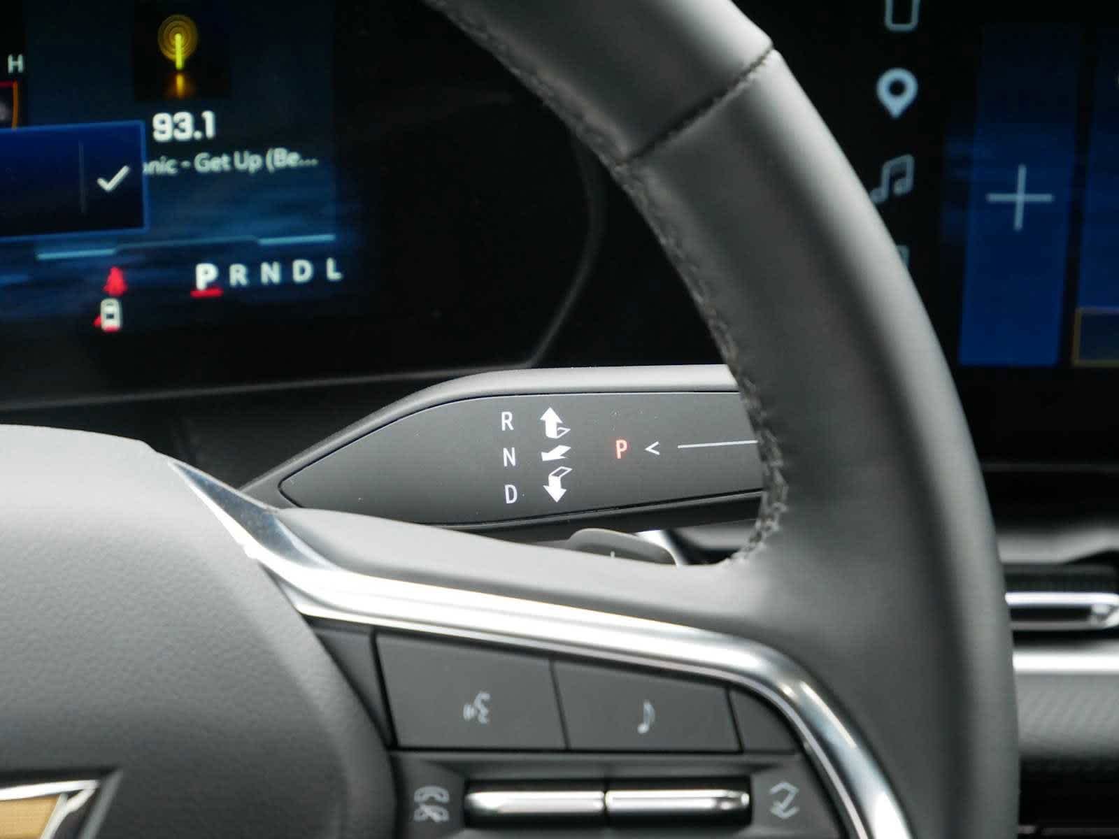 Used 2025 Summit White Chevrolet AWD LT image 12