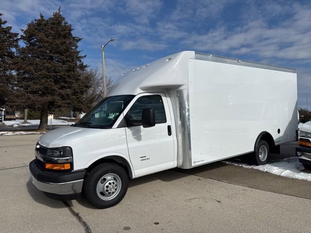 New 2025 Summit White Chevrolet 2WT image 2