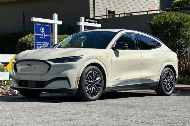 Used 2025 Desert Sand Ford Premium image 9