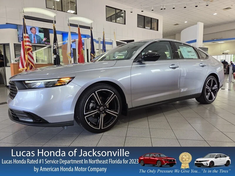 New 2026 Solar Silver Metallic Honda SE CVT image 1