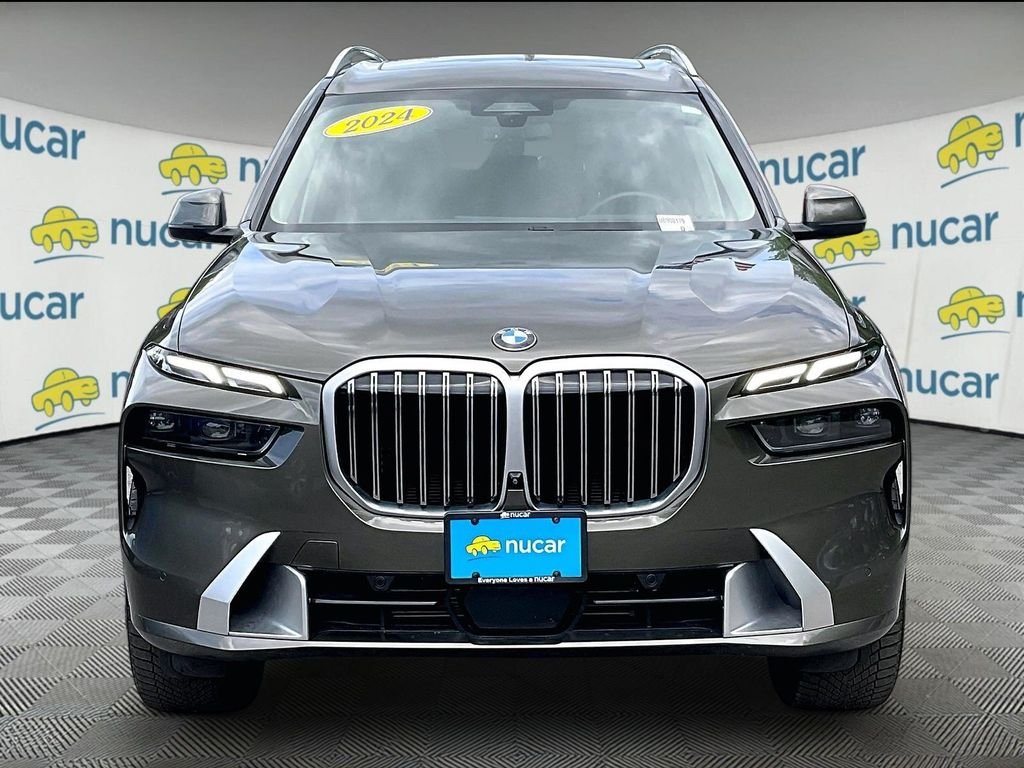 Used 2024 Green BMW xDrive40i image 2