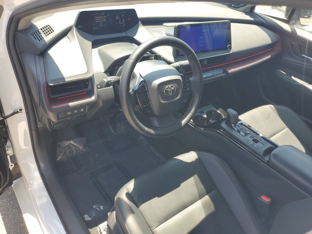 Used 2024 Pearl Toyota XSE Premium image 18