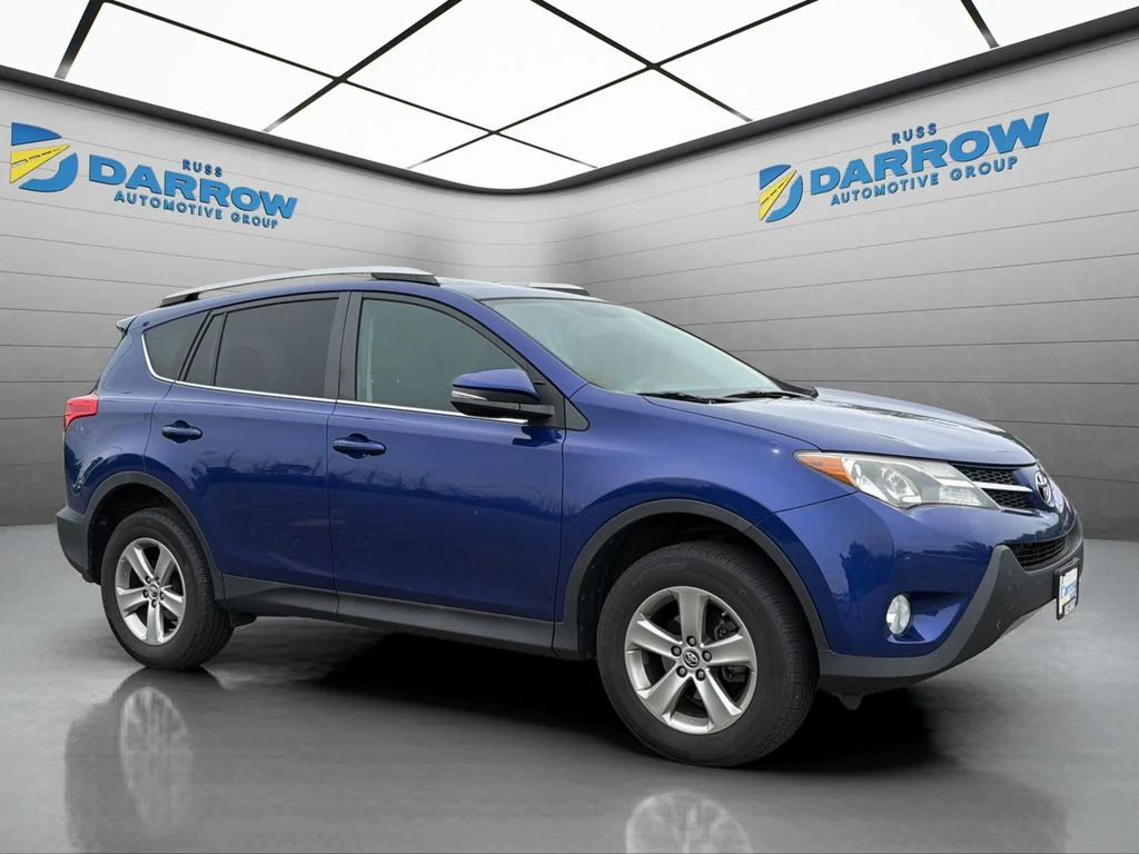 Used 2015  Toyota XLE image 7