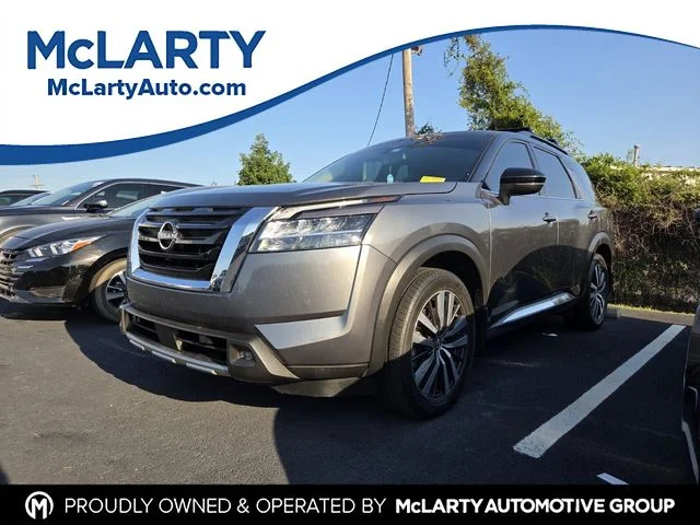 2022 Nissan Pathfinder Platinum