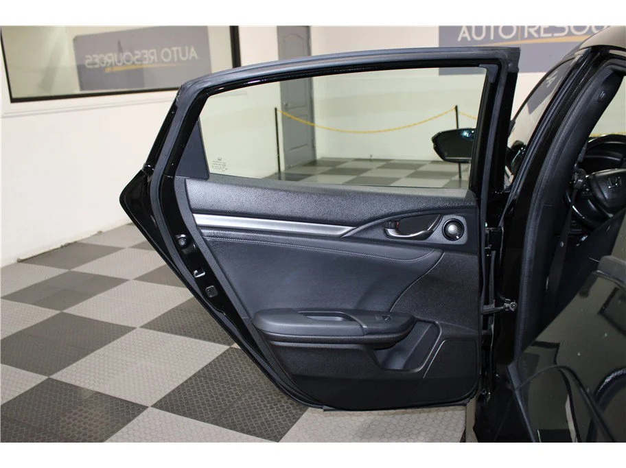 Used 2018 Black Honda Sport Touring image 13