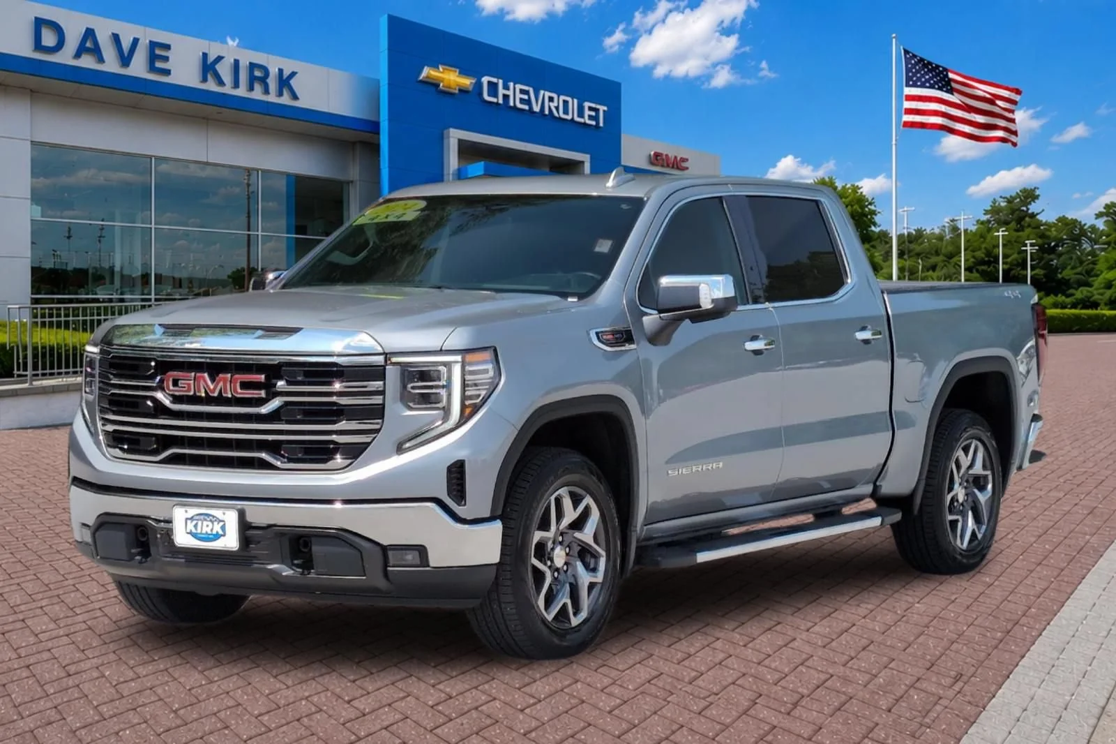 Used 2024 Sterling Metallic GMC SLT image 7