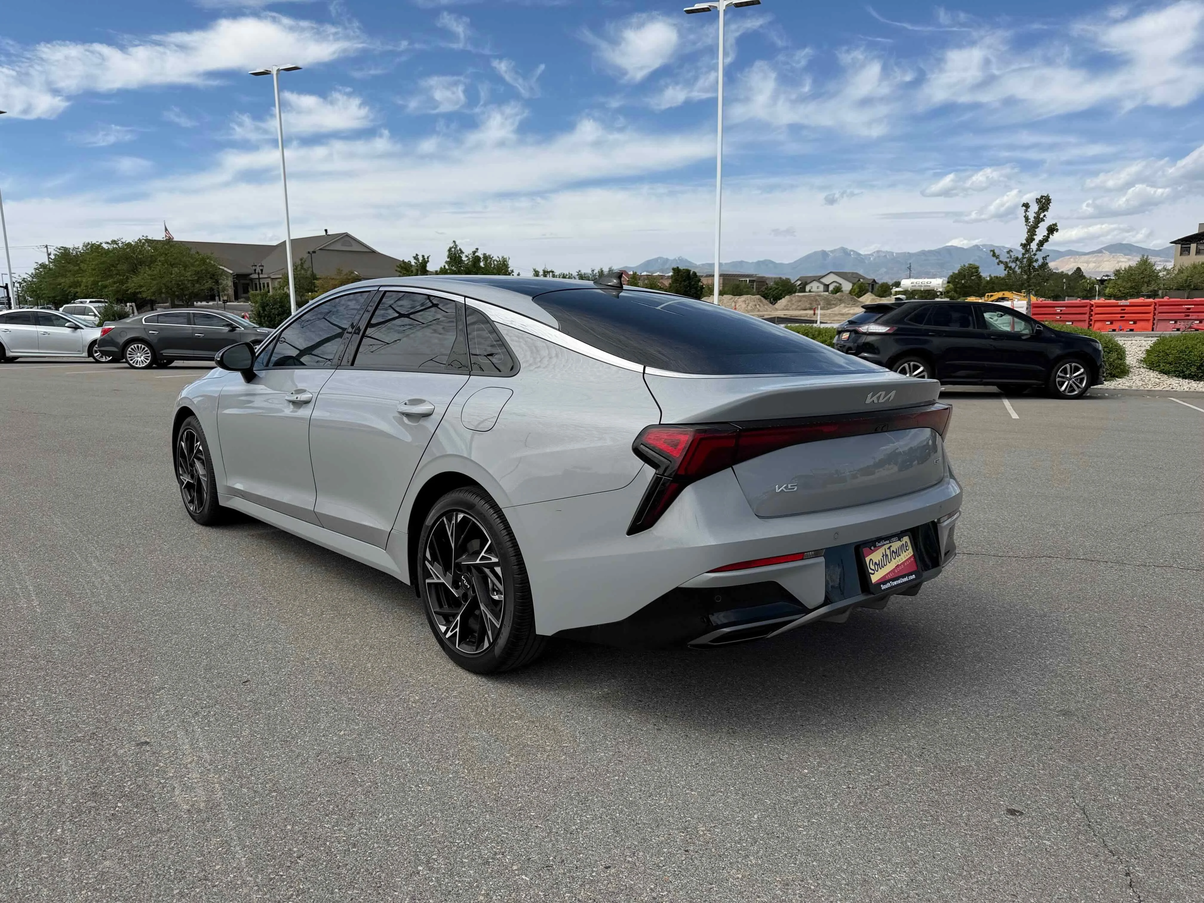 Used 2025 Wolf Gray Kia GT-Line image 3