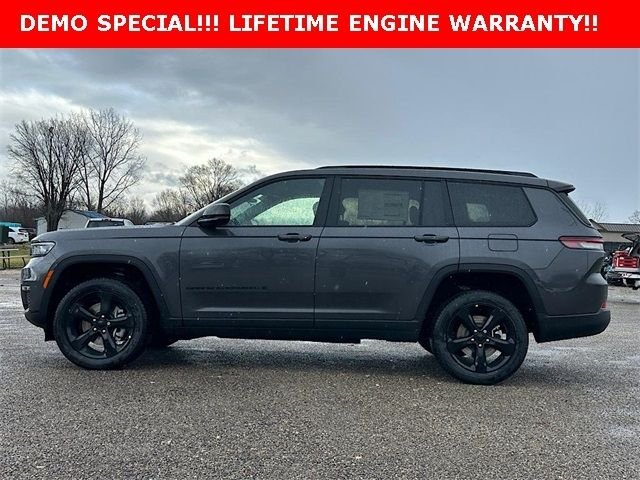 New 2025 Baltic Gray Metallic Clear-Coat Exterior Paint Jeep Limited image 4