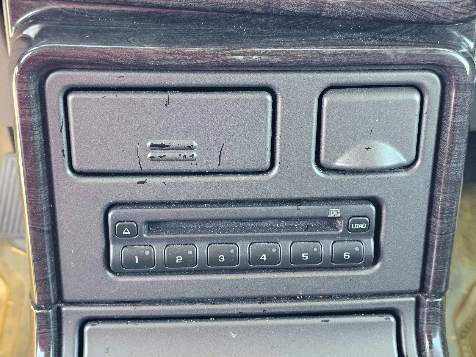 Used 2005 Summit White GMC Denali image 27