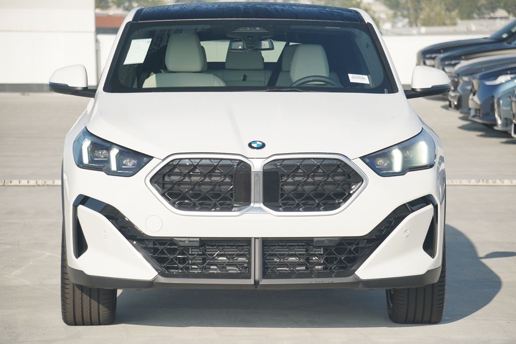 Used 2026 Alpine White BMW xDrive28i image 2