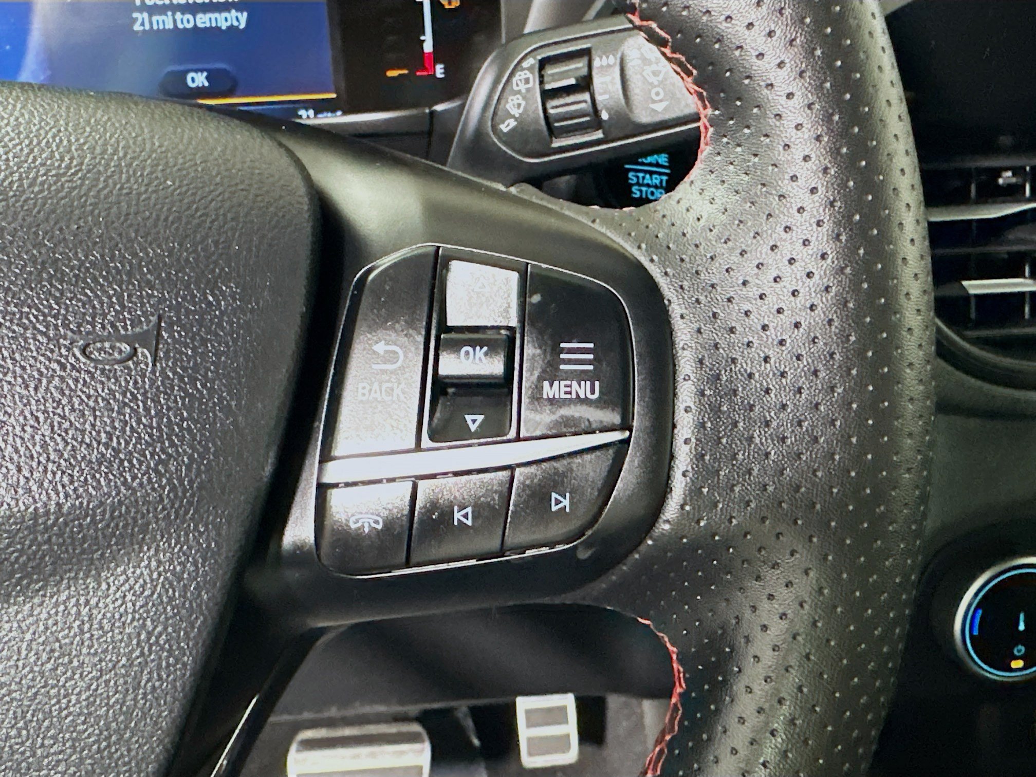 Used 2024 Gray Metallic Ford ST-Line image 17