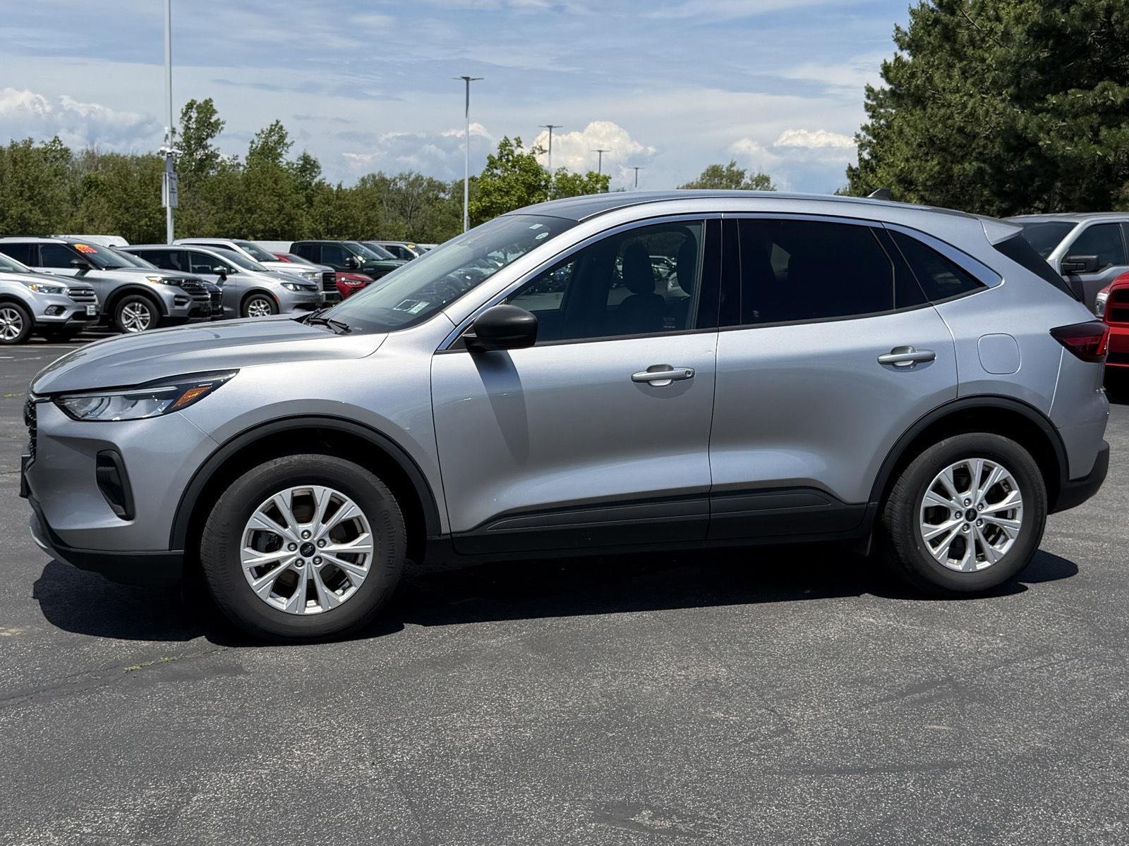 Used 2023 Iconic Silver Ford Active image 6