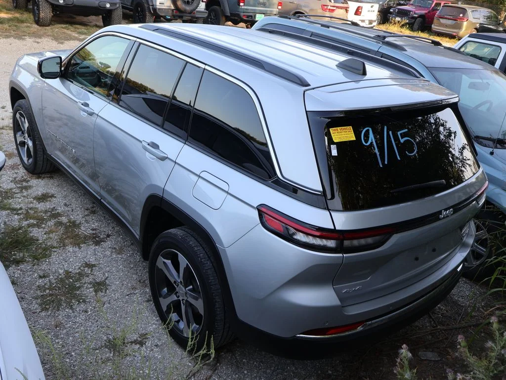 Used 2024 Silver Jeep Limited image 19
