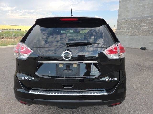 Used 2015 Super Black Nissan SV image 4