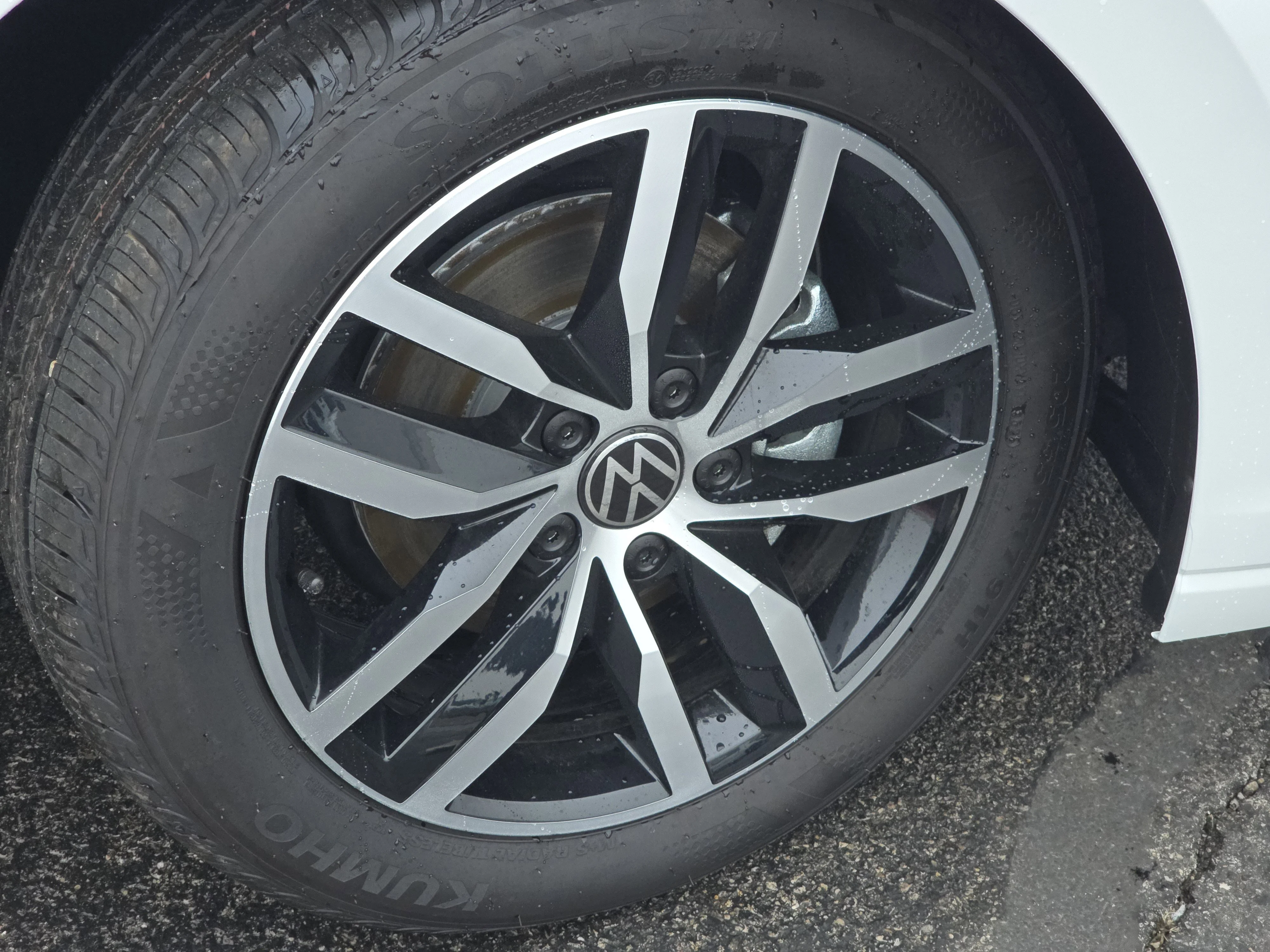 New 2026 Opal White Pearl Volkswagen SE image 14